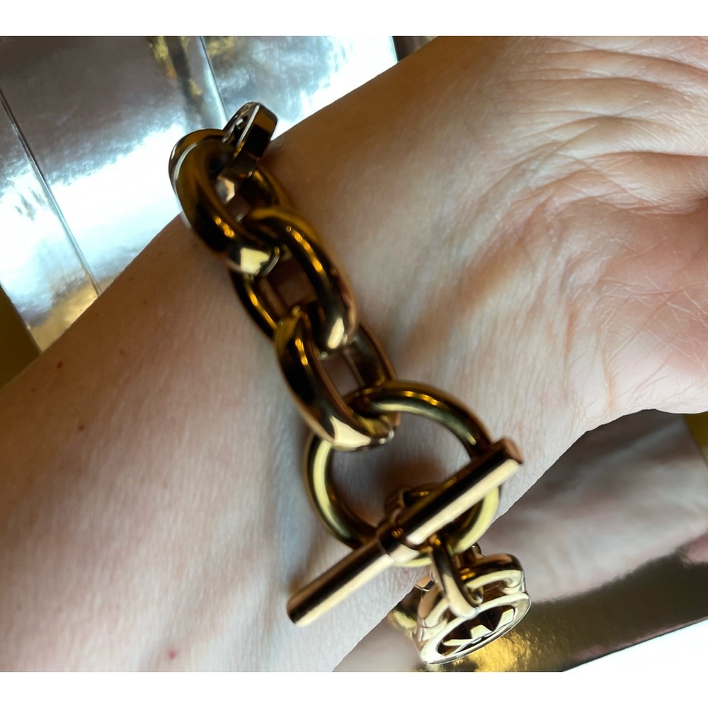 Michael Kors RoseGold Monogram Chain Bracelet; Ring & Bar Lock; 8&1/2” Long; EUC - Picture 6 of 11